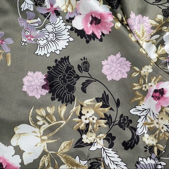 Say What? Size large sage green floral print lined silky zip up bomber jacket - Picture 4 of 13